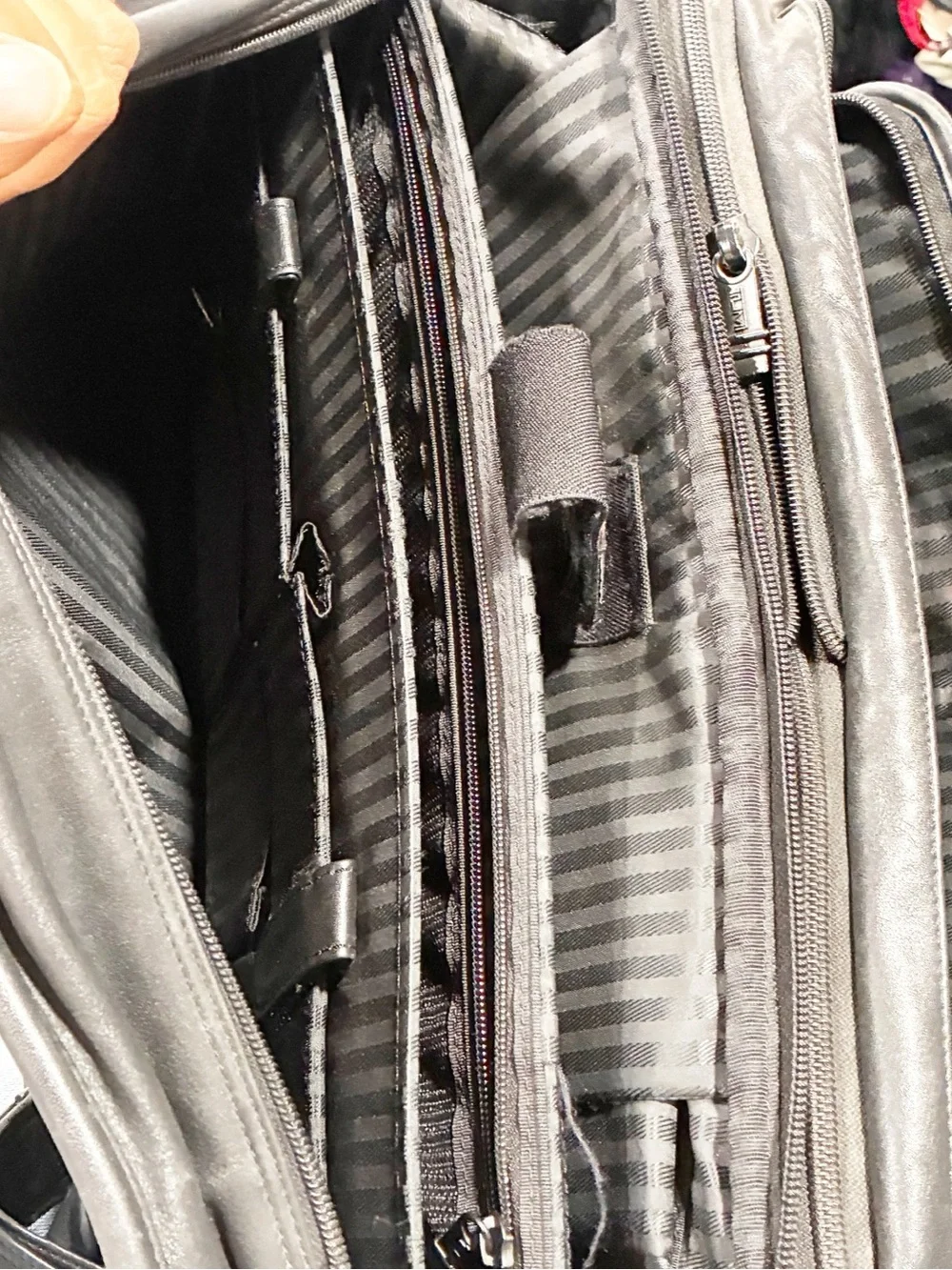 Tumi Alpha Collection T-pass Expandable Black Leather Laptop Briefcase Work